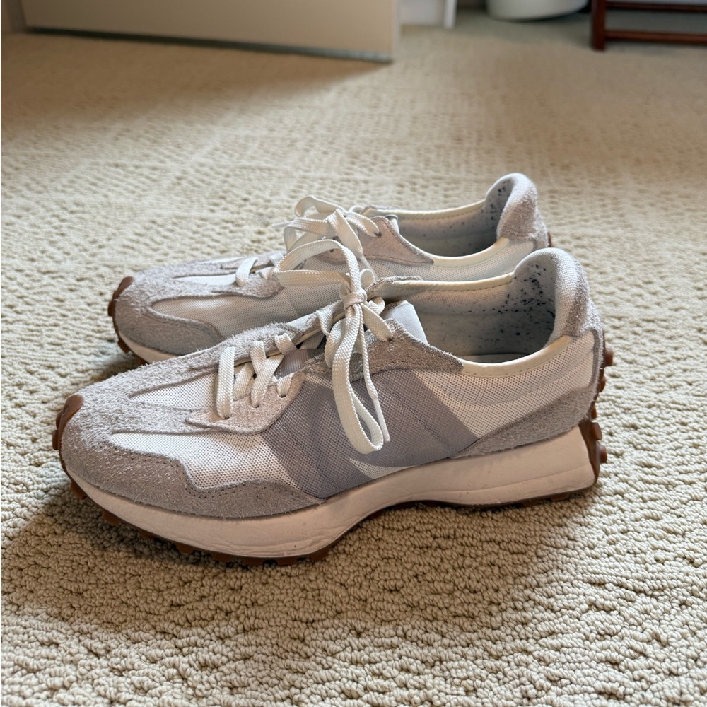 New Balance 327 Sneakers